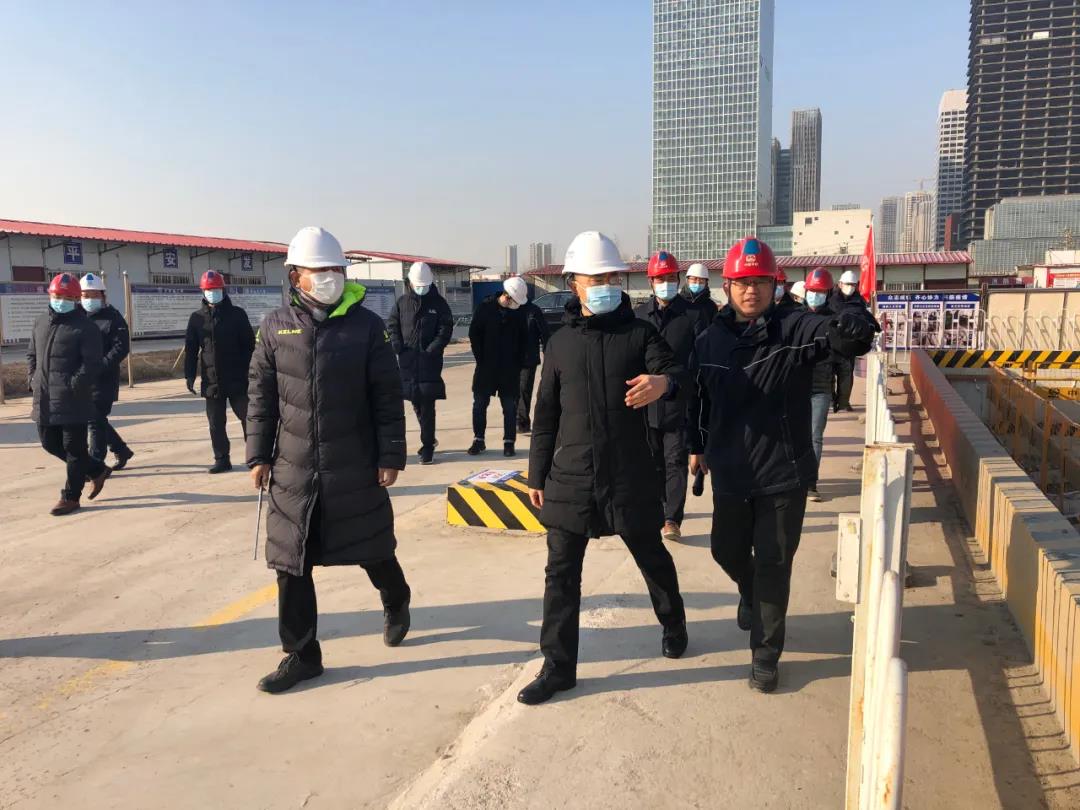 泰达控股集团党委副书记、总经理陈燕华莅临公司Z4线项目部检查指导工作