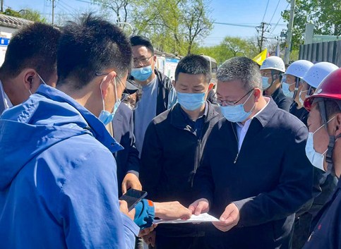 北京市石景山区委副书记、区长李新一行到机电公司福寿岭改造项目调研指导