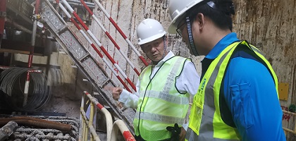 中建股份基础设施事业部总工程师肖龙鸽到中建隧道新加坡地铁C715项目检查指导工作