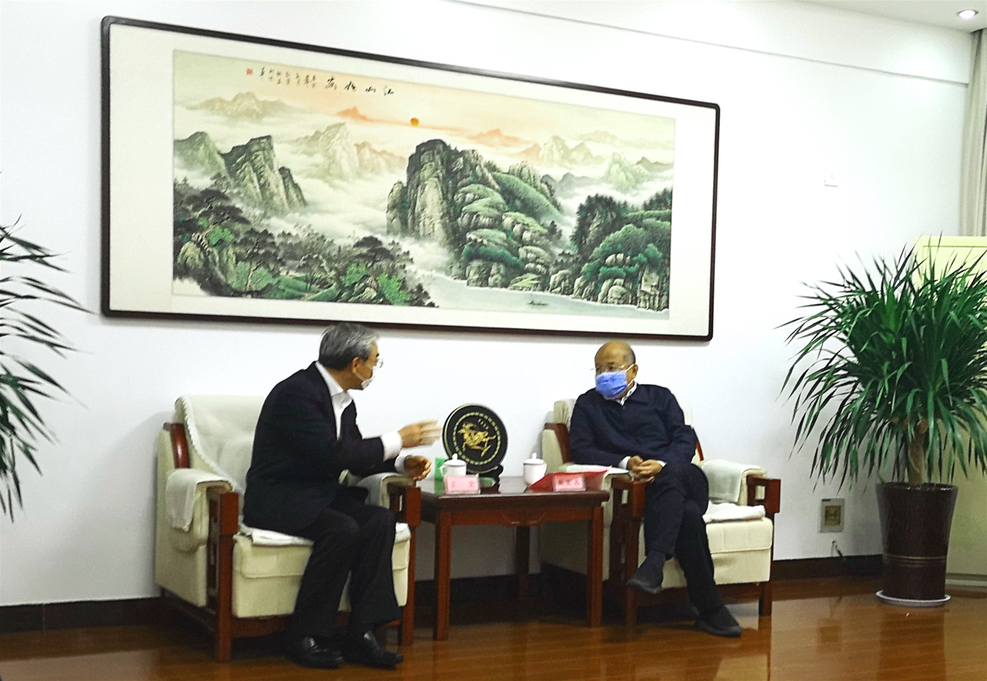 王宏分别拜会邯郸市委书记高宏志，石家庄市委常委、正定县委书记张业