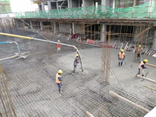 严店乡引江济淮项目地块一筏板基础混凝土全部完成