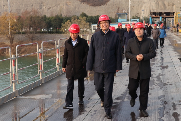 河南省交通运输厅副厅长徐强莅临黄河特大桥项目调研指导工作
