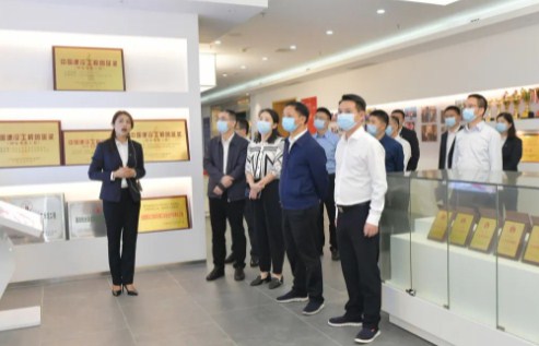 黄清宇调研德成集团政协委员工作室筹备工作