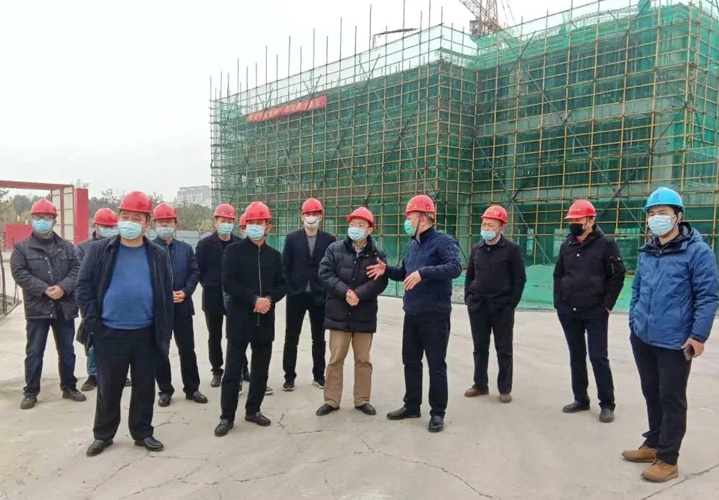 邗江区副区长丁明哲检查 蒋王初级中学项目复工建设情况