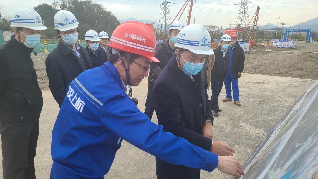 胥昌荣到中交上航局诸暨235国道公路项目开展综合督查