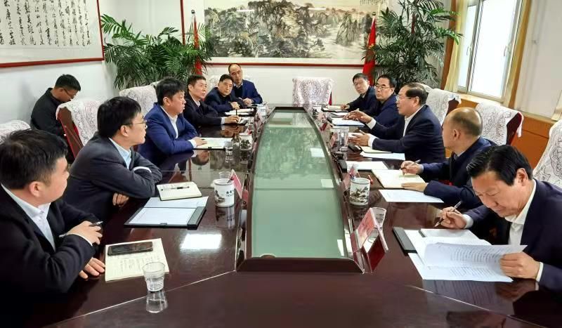 师建军与晋城市委书记张志川举行会谈