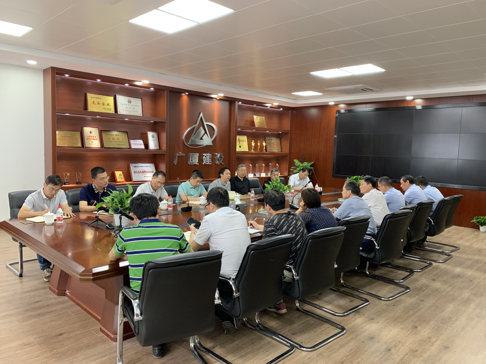 何勇表示：建设集团走出困境的两大抓手——全力以赴解决存在问题，全力以赴拓展生产经营