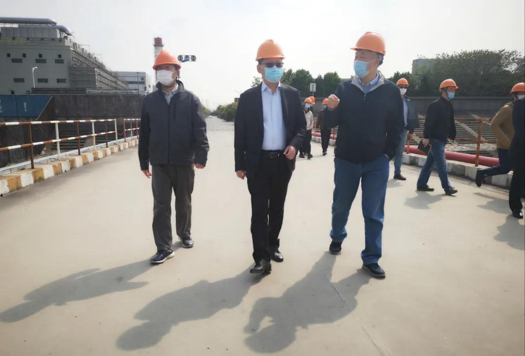 霍胜勇到外高桥疏浚船舶基地开展工作调研