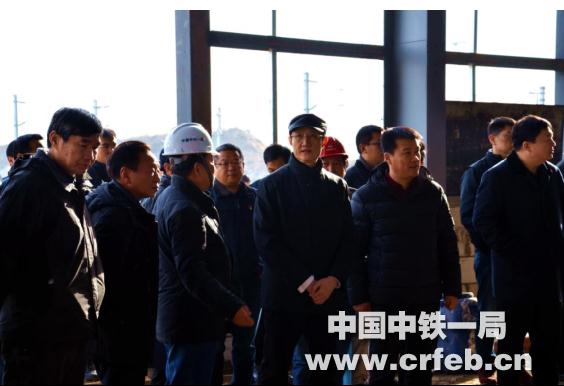 中国国家铁路集团有限公司总工程师郑健到中铁一局建安公司西安动车段项目部检查指导工作