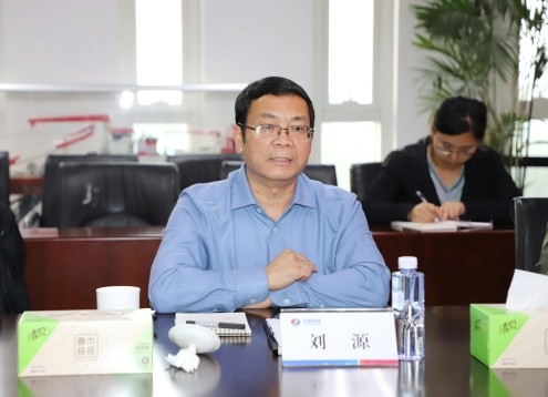 刘源到港航公司调研指导工作