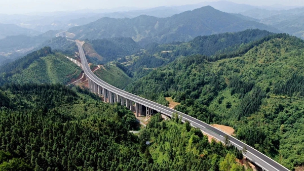 贵州剑榕高速全线通车