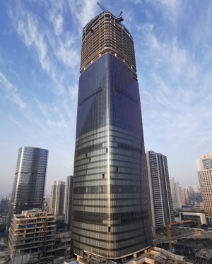 250米“宁波塔”春笋拔节 四建集团宁波新世界广场主体结构封顶