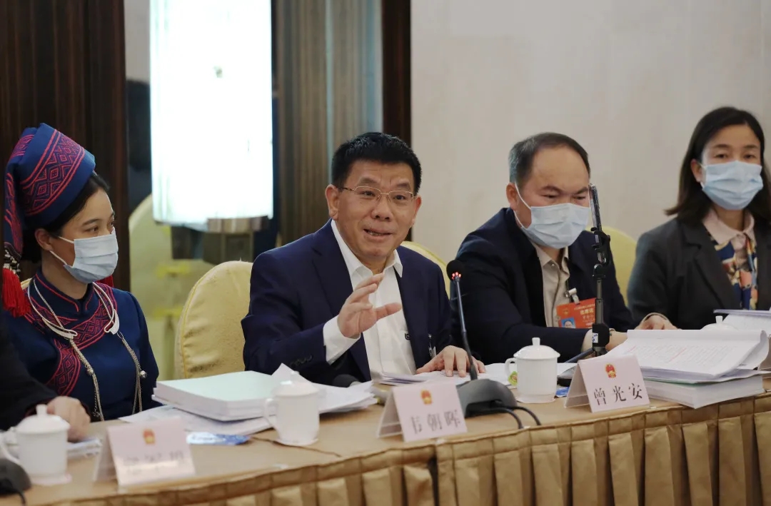 【聚焦两会】人民日报|曾光安代表：优化就业环境，增加技能人才供给