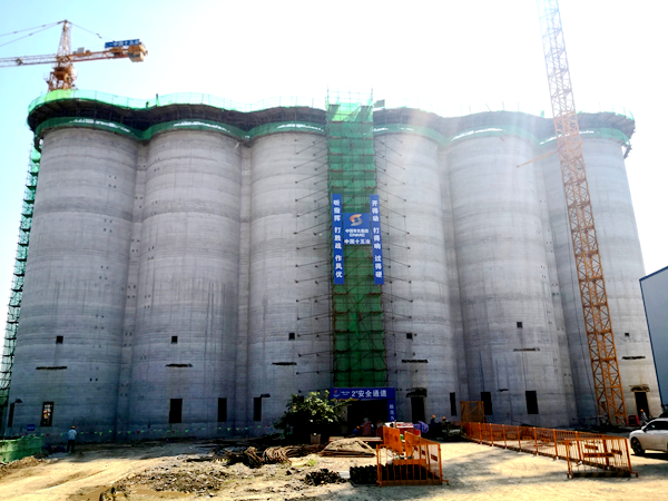 十五冶一公司黄石粮食二期EPC项目立筒仓联体滑模施工圆满成功