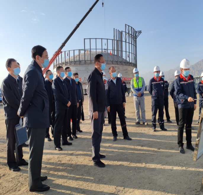 新疆巴州党委书记李刚一行到 公司中安信资项目部调研指导工作