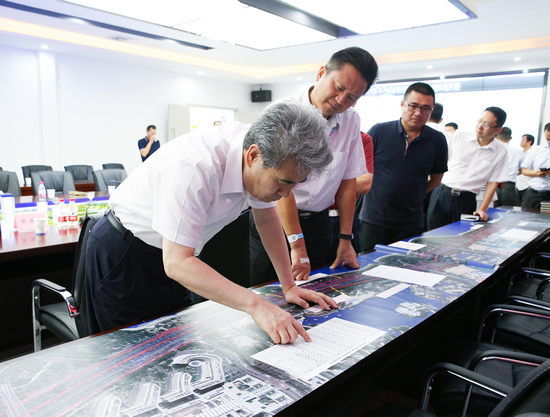 深圳市委常委、常务副市长刘庆生到中铁四局滨海大道项目调研