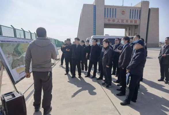 交通运输部运输服务司副司长韩敬华视察精阿增建二线项目