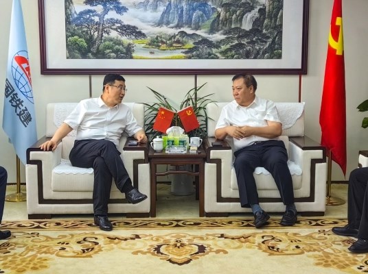 赵红鹰到华中区域调研并召开座谈会