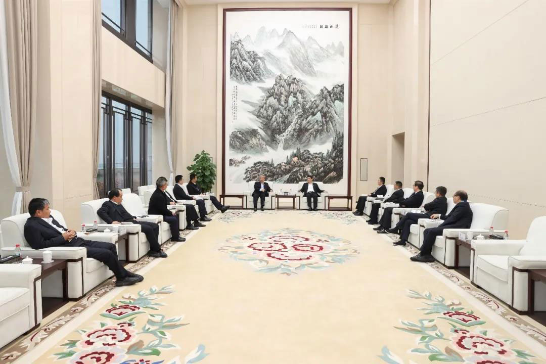 王宏会见中建三局党委书记、董事长陈卫国