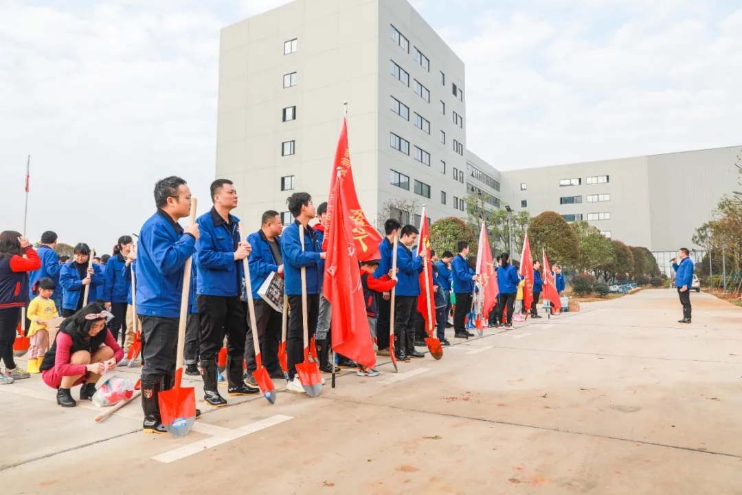 践行“两山”理论，共建山河家园——山河智能开展“太阳坡”植树活动