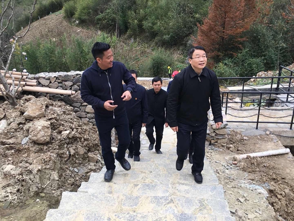 副市长李明清检查指导城口巴渝民宿工程建设