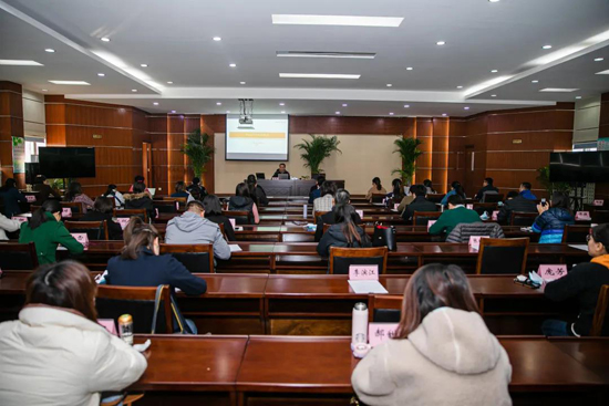 集团组织开展企业合同法风险防范专题培训