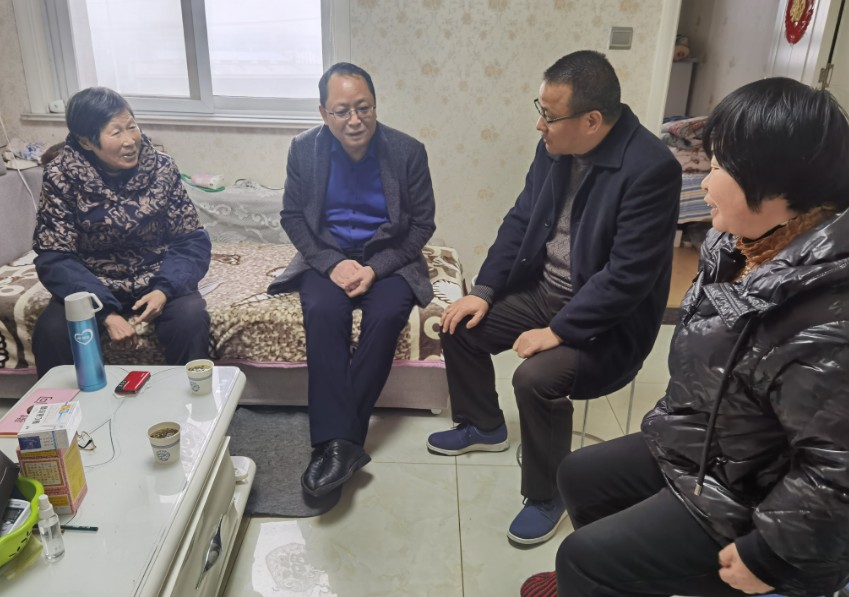 公司组织慰问境外员工家属