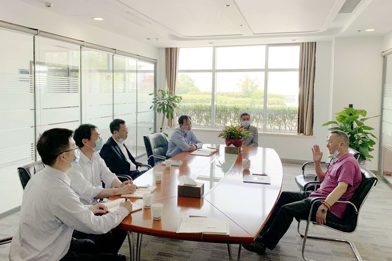 汪诚拜会武汉临空经济区建设投资开发有限公司董事长谌向红