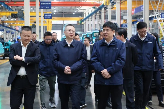 长沙市人民政府副市长康镇麟调研山河智能