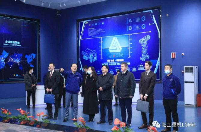 白罗斯驻华特命全权大使一行来访临工重机