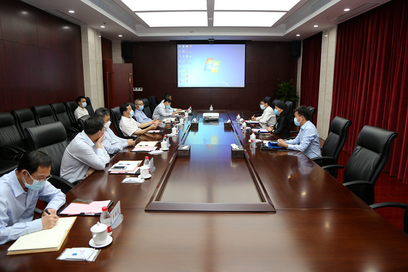 宋占江会见五矿地产华中区域公司总经理朱红黎