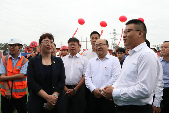 海南自由贸易港项目集中开工仪式在东方安置房项目举行
