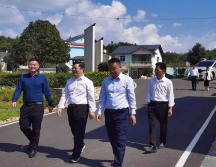 俞文生在寻乌县调研时强调：推动集团乡村振兴帮扶工作取得更惠民、更可持续成效
