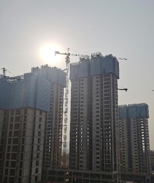 焦作郝杰社区工程项目10号楼顺利封顶