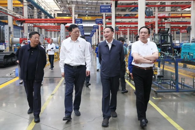 李文荣调研山河智能