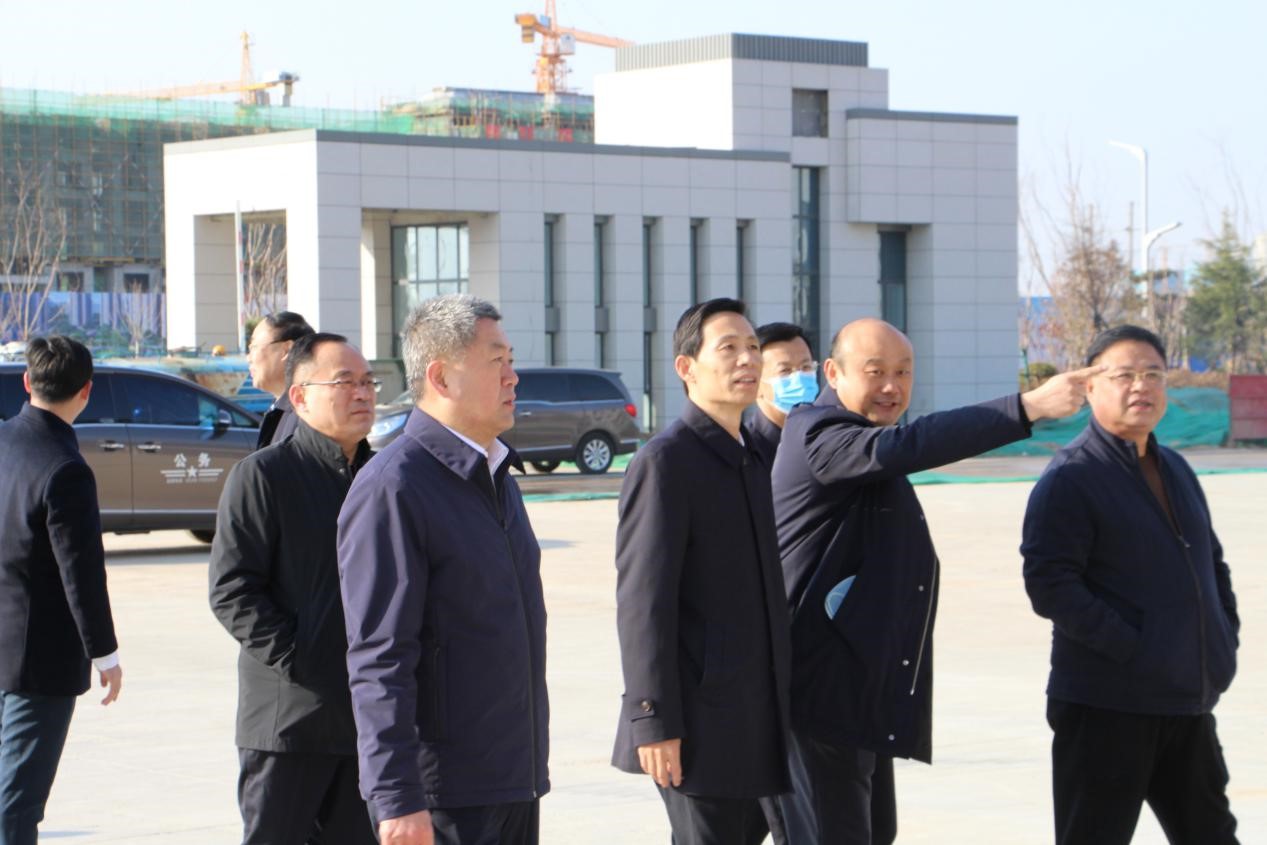 菏泽市委副书记、市长张伦一行人员调研市重点项目