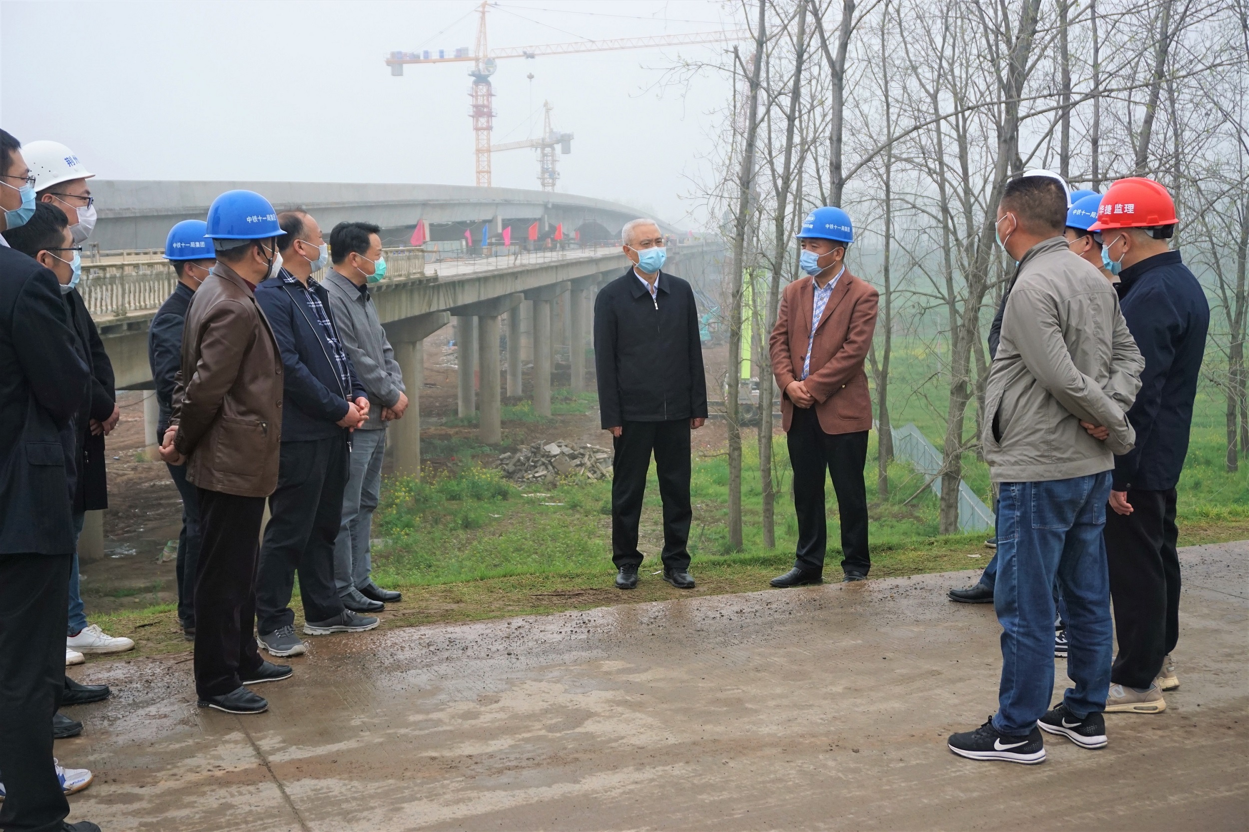 荆州市委书记何光中视察建养一体化项目抗疫与复工工作