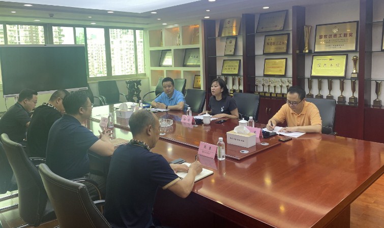 金牛区驷马桥街道办主任孙丹到公司调研并向公司授予“金牛区经济突出贡献企业”荣誉称号