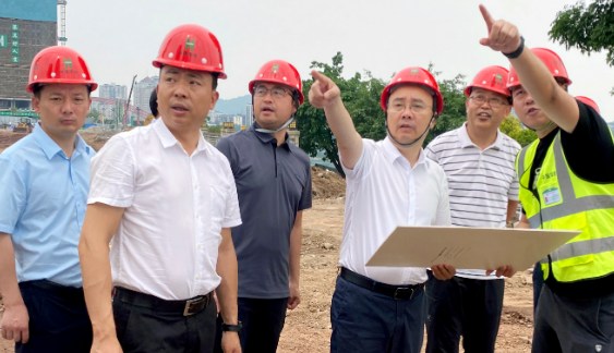 叙州区委书记黄修国调研南广古镇旅游基础设施建设及长江公园项目建设情况