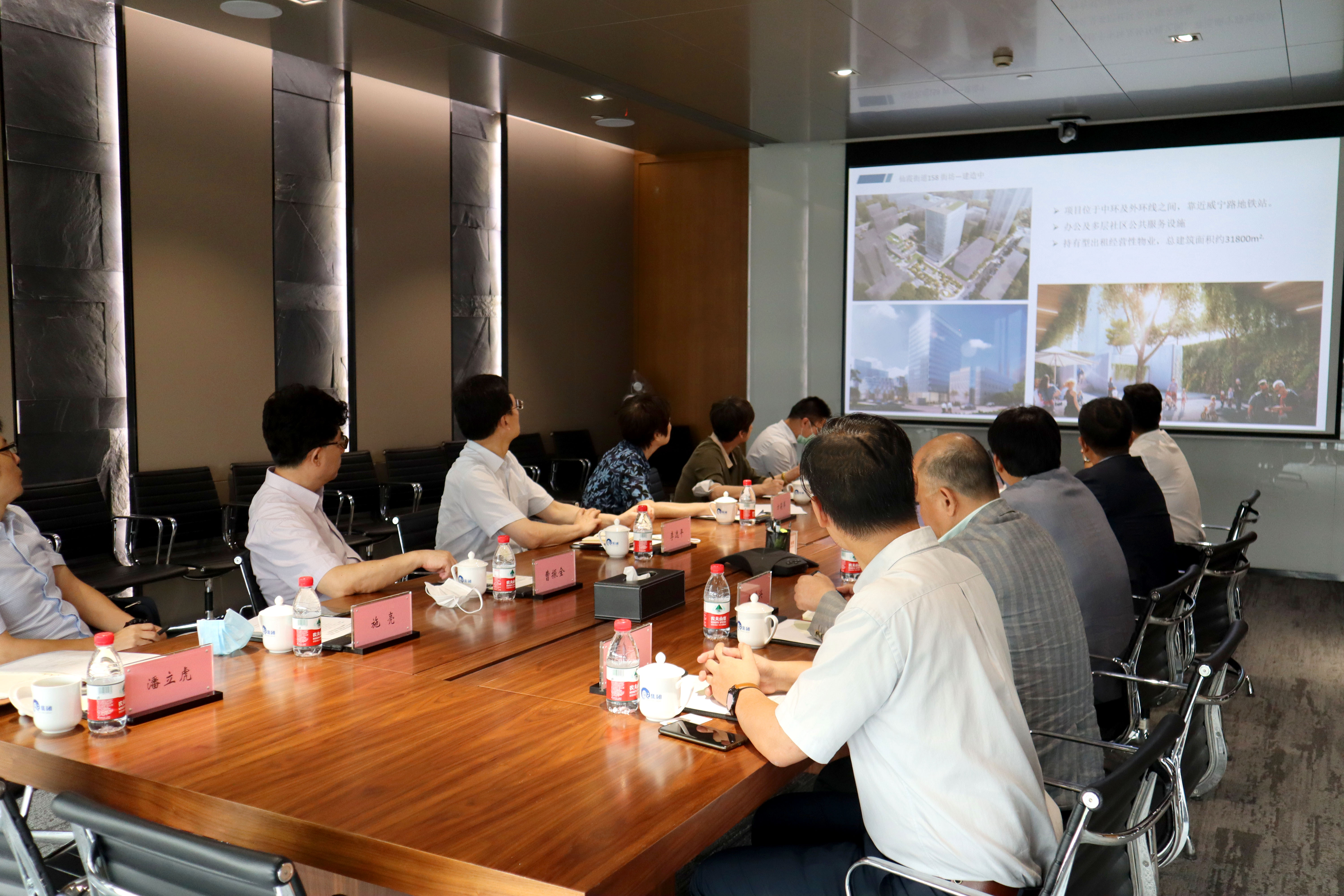 上海市政协副主席李逸平莅临舜元建设公司考察调研