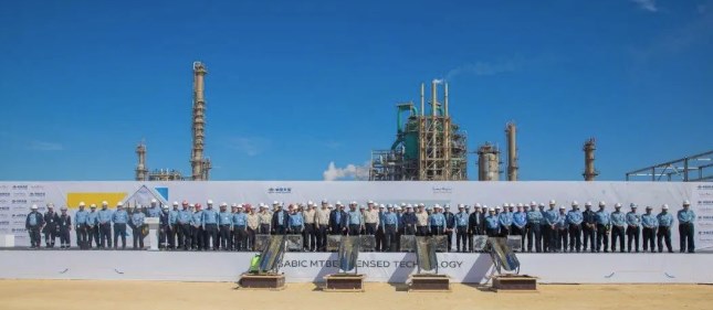 焦在月受邀参加沙特基础工业公司MTBE项目系列庆典活动并到中东区域总部开展调研