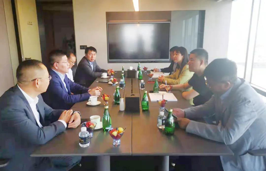 袁文清会见愿景集团董事长陶红兵