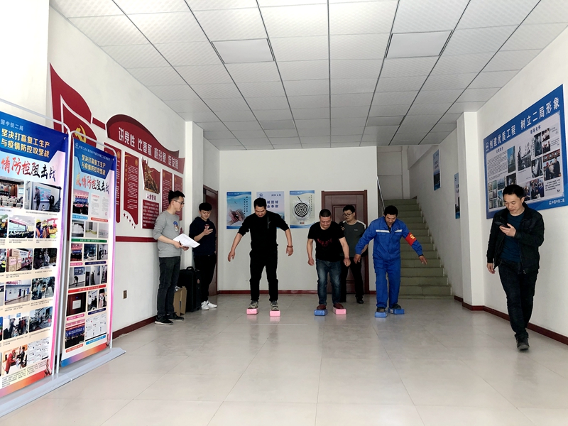 中铁二局四公司长春地铁项目部欢乐活动庆五一五四 迎建局70周年