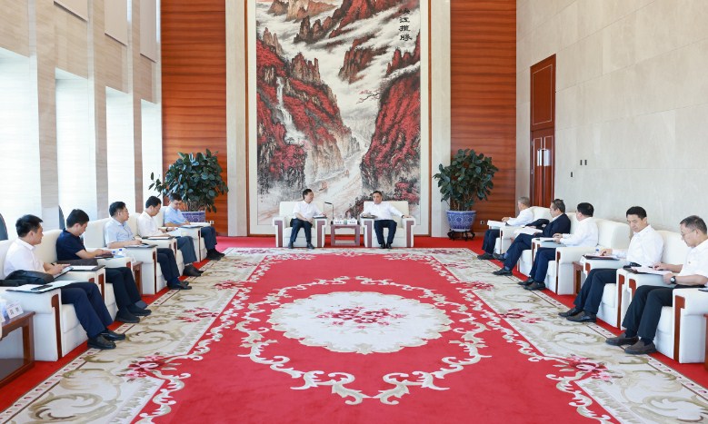 宋海良与武汉理工大学党委书记信思金、校长杨宗凯座谈