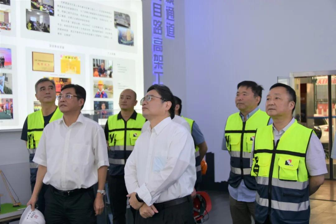 蒋卓庆调研北横通道天目路高架项目