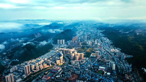 中国能建葛洲坝建设公司与贵州瓮安县共商合作