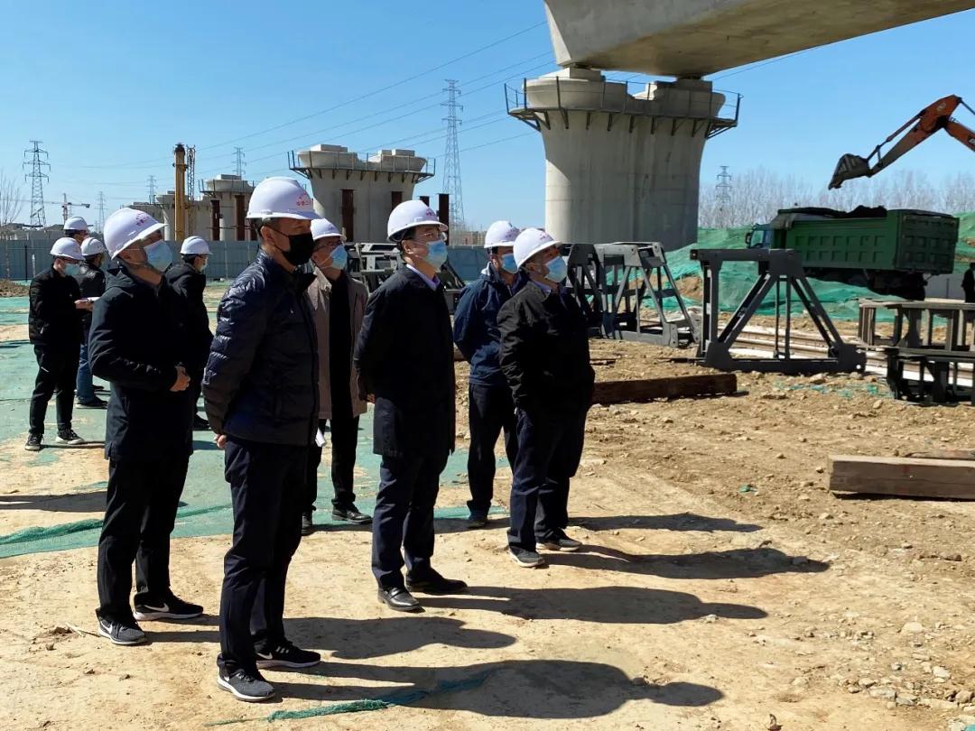 赵红鹰陪同铁路总公司副总经理王同军到京沈客专北京段检查施工