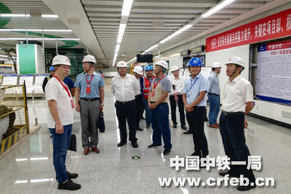 中国中铁检查组到建安公司昆明地铁4号线装修4标项目部进行“防风险，保安全，迎大庆”大检查
