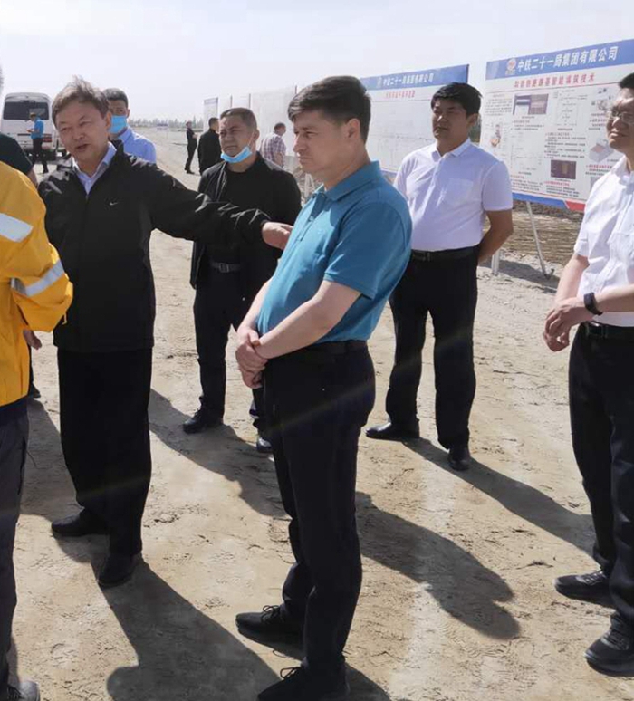 巴州州委副书记、州长图格杰加甫一行到中铁二十一局一公司和若铁路检查工作