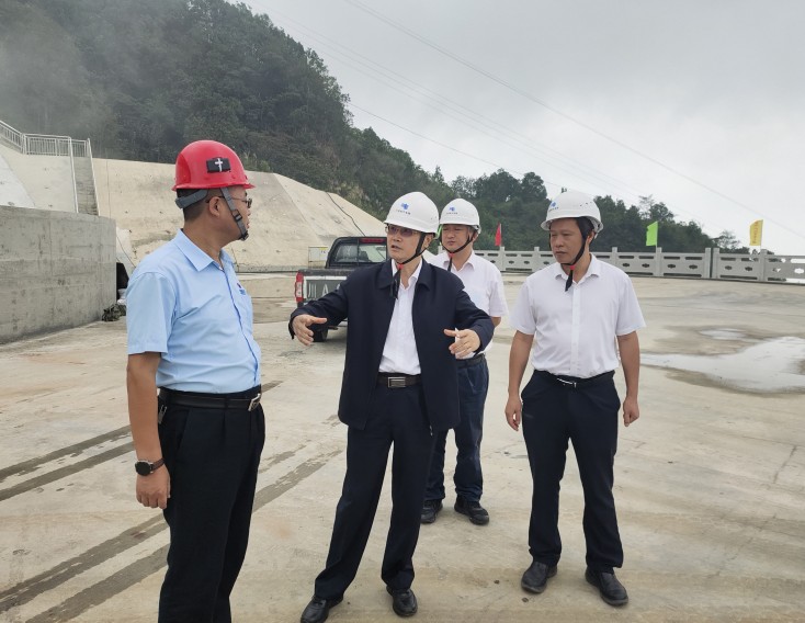 双调公司总经理刘国刚到阳蓄电站调研